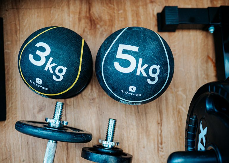 Imagefoto zweiter Medizinbälle eines Physiotherapeuten aus Bonn.