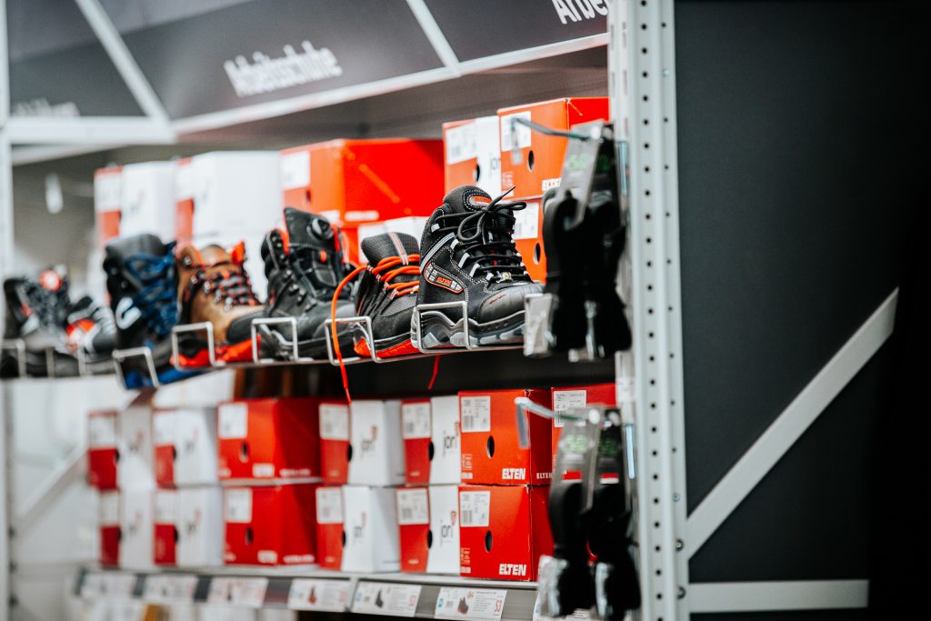 Produktfoto von Arbeitsschuhen bei Mobau pro in Erftstadt.