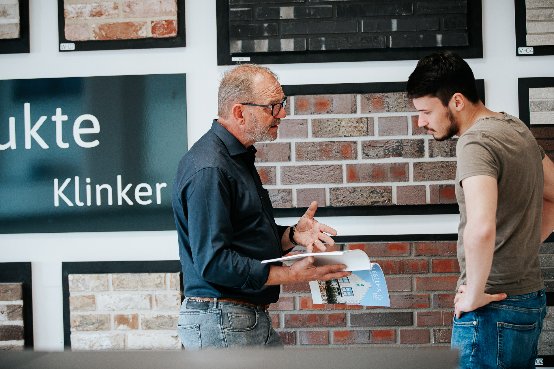 Unternehmensreportage Mitarbeiter bei der Arbeit