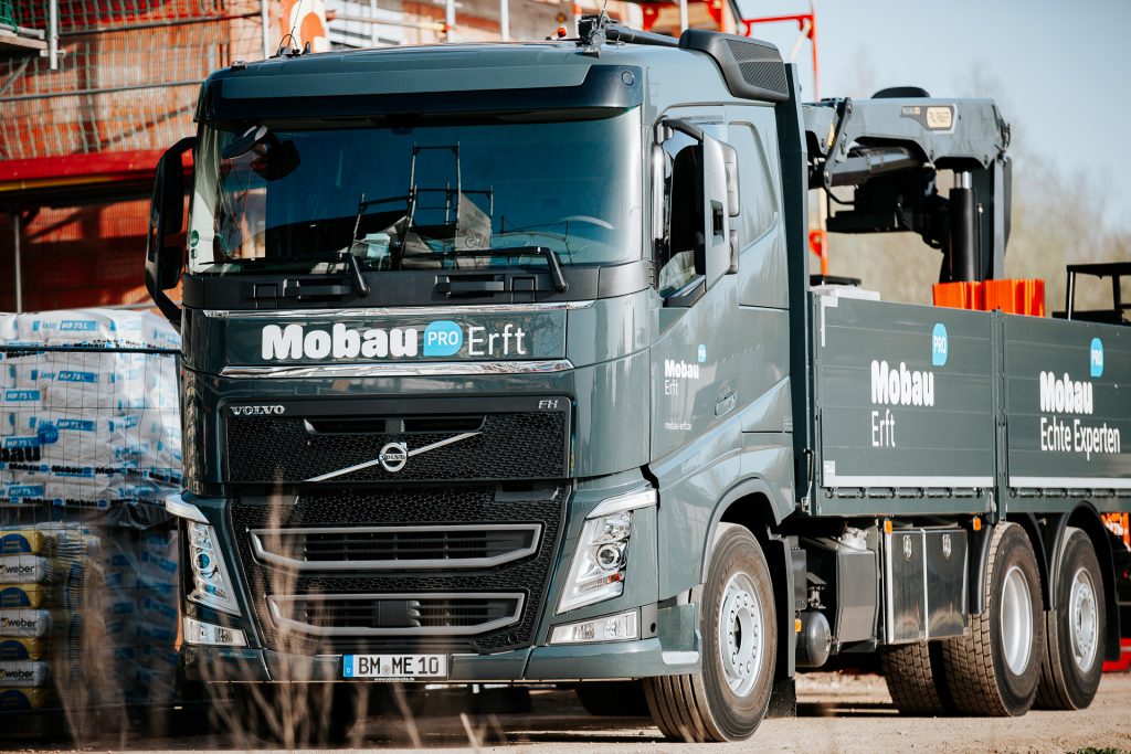 LKW der Firma Mobau in Erftstadt. Aufgenommen bei einem Businessshooting.