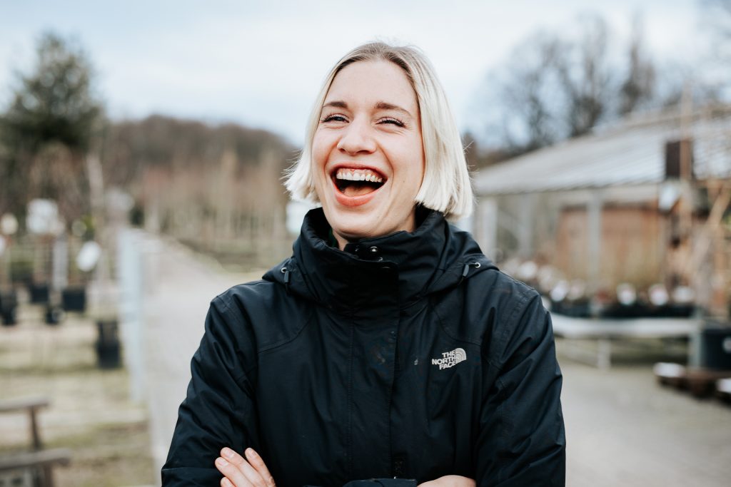 Natürliches Mitarbeiterportrait Pflanzen Mohr