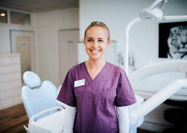 Mitarbeiterportrait einer Zahnarztpraxis in Rheinbach