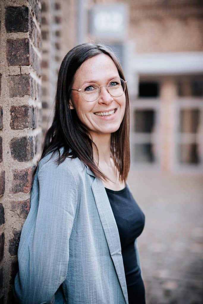 Businessportrait einer Grafikdesignerin in Euskirchen – modernes, authentisches Portrait